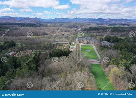 View of Biltmore Estate and Gardens Editorial Stock Photo - Image of sight, landmark: 177024153