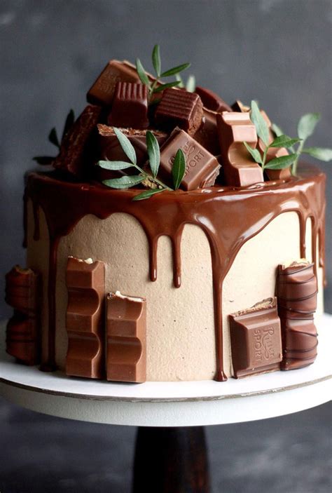 54 Jaw-Droppingly Beautiful Birthday Cake : Chocolate cake