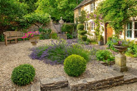 Real garden: be inspired by this cottage garden in the Cotswolds | Real Homes