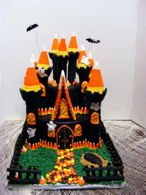 Halloween Candy Corn Castle Cake - CakeCentral.com