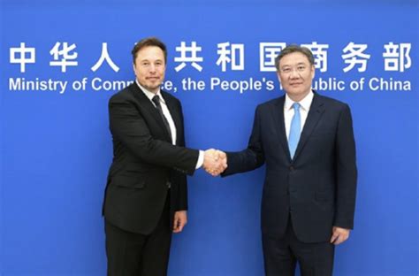 Elon Musk’s China visit includes stops at commerce and industry ministries