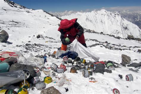 Nepal Enlists Mt. Everest Climbers to Clean Trash-Strewn Slopes - NBC News