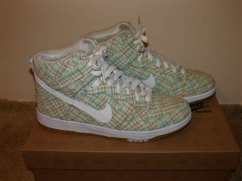 ric on the go: Patched up womens Nike Dunks