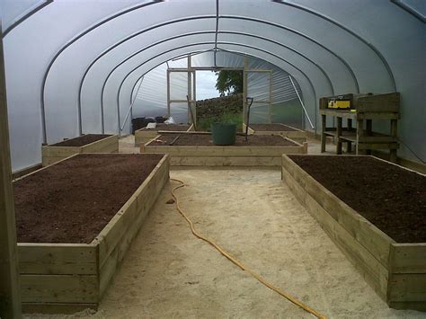 Raised beds layout for an 18ft wide x 42ft long polytunnel. http://www.premierpolytunnels.co.uk ...