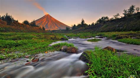 Active volcano - Philippines landscape Wallpaper Download 3840x2160