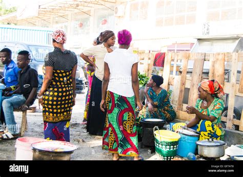 Street food vendors, Oyster Bay, Dar-es-Salaam, Tanzania Stock Photo ...