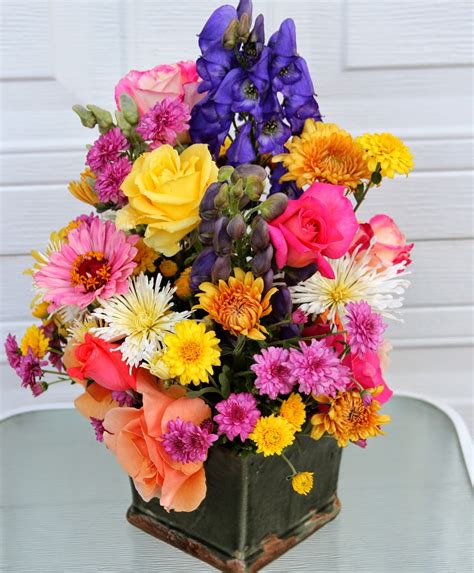 EARLY FALL ARRANGEMENTS - Roses, Mums, Monkshood and Zinnias - Sowing the Seeds