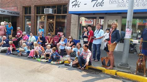 Downtown Pullman Parade National Lentil Festival 8-2015 | Pullman ...