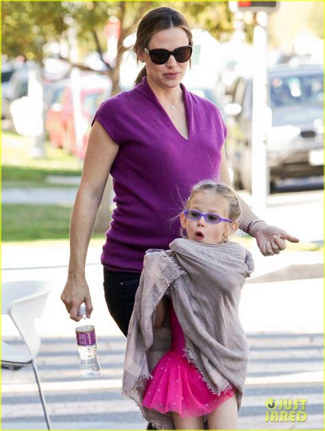 Jennifer Garner's Baby Bump Keeps Growing!: Photo 2623164 | Ben Affleck, Celebrity Babies ...