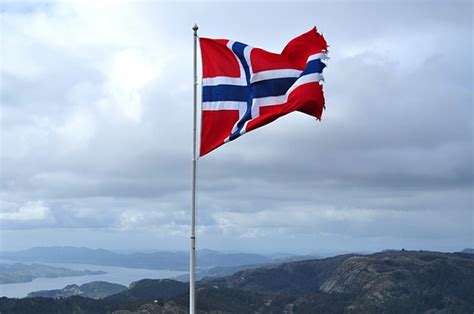 Die norwegische Flagge - Freiheit Gleichheit Brüderlichkeit | Norwegen ...