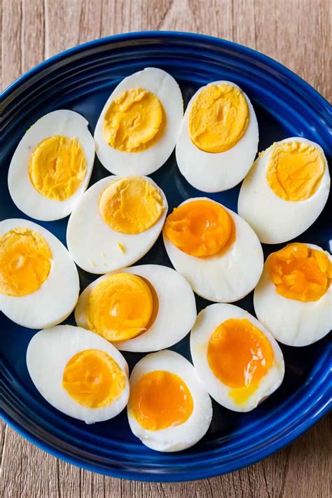 Perfect Boiled Eggs (VIDEO) - NatashasKitchen.com