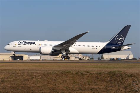 Growing Family: Lufthansa Takes Delivery Of Its 2nd Boeing 787-9