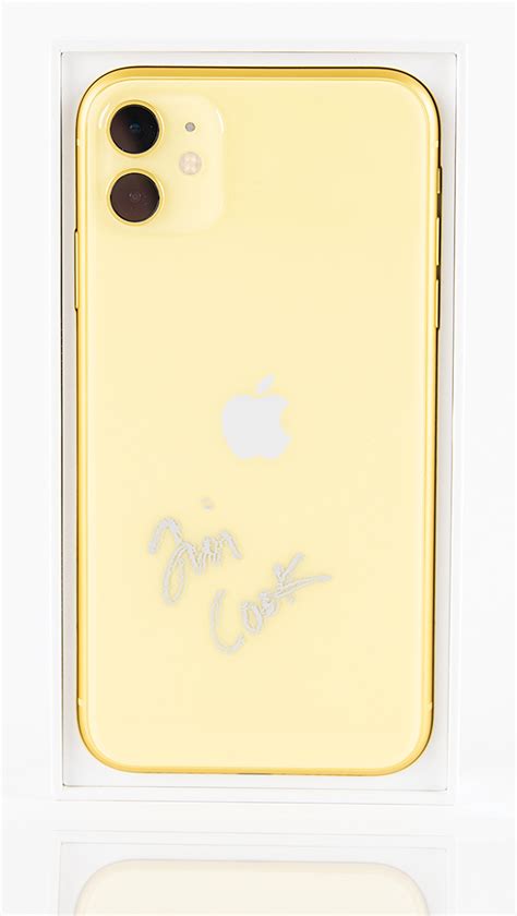 Tim Cook Signed Apple iPhone 11 Smartphone | RR Auction