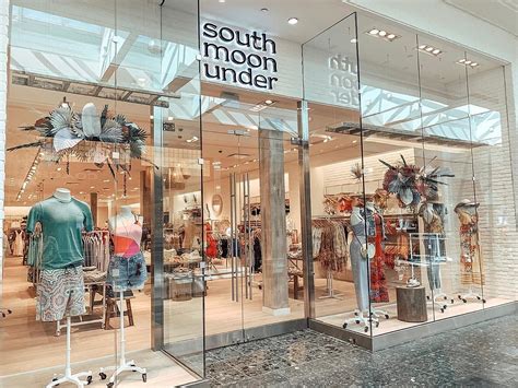 Retailer South Moon Under opening at St. Johns Town Center | Jax Daily ...