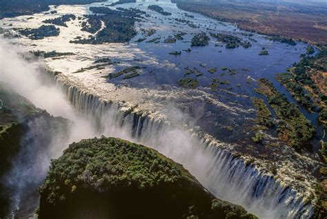 Biggest African Waterfall Victoria Falls at 24-year-Low - Bloomberg