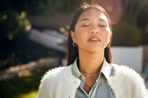 "Pursed Lip" Breathing Will Calm Your Anxiety In 60 Seconds