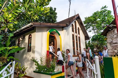 Explore Nine Mile Jamaica: Bob Marley's Birthplace | BEACHES