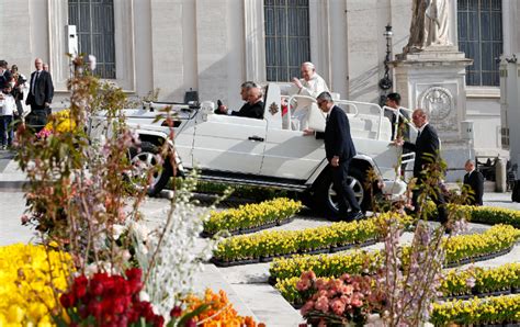 Pope at Audience: Elderly must be loved and honoured - Inside The Vatican