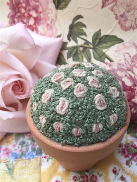 Bullion Roses Pincushion Pot - susies-scraps.com