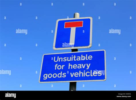 T junction sign hi-res stock photography and images - Alamy