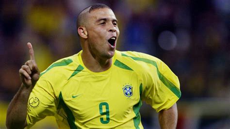 Brazil legend Ronaldo 'the best player in history', says AC Milan star ...