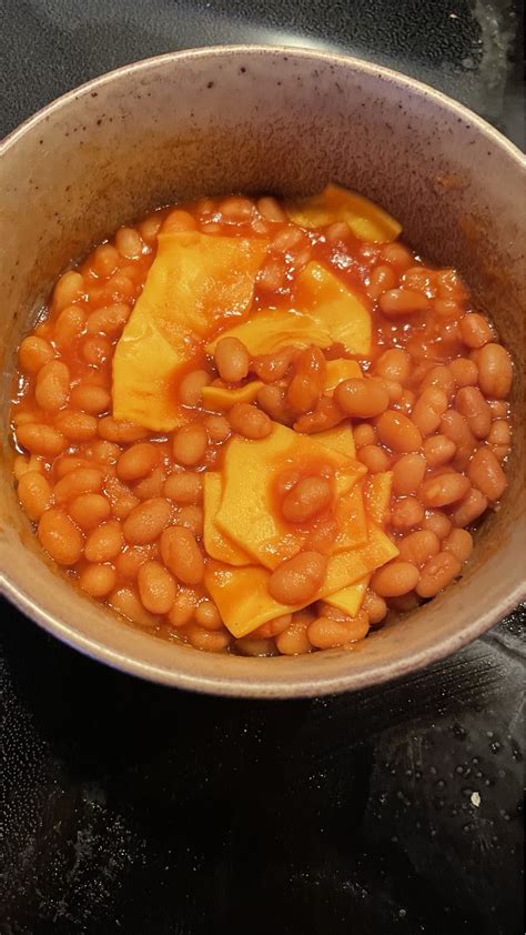 Baked beans and cheese : ShittyVeganFoodPorn