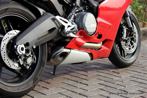 Ducati Panigale 899: Review - Shifting-Gears