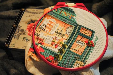 Best Lighted Magnifying Glasses for Embroidery - eKnitting stitches