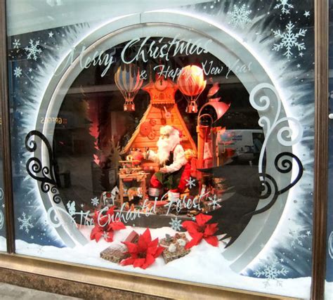 4 Amazing Christmas Window Displays 2013 - Discount Displays Blog