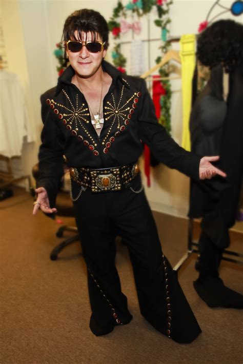 Elvis-Las-Vegas-Costume | www.thelittlevegaschapel.com