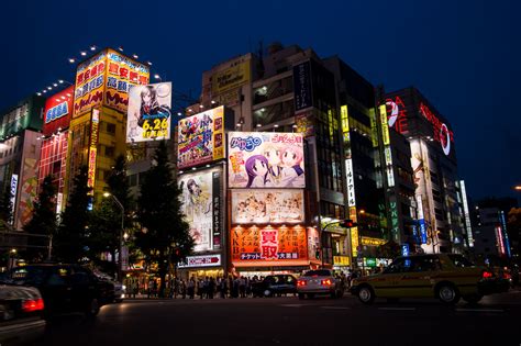 Akihabara at night : pics