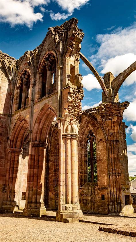 Melrose Abbey: Discover the Splendor of Scotland's Medieval Heritage