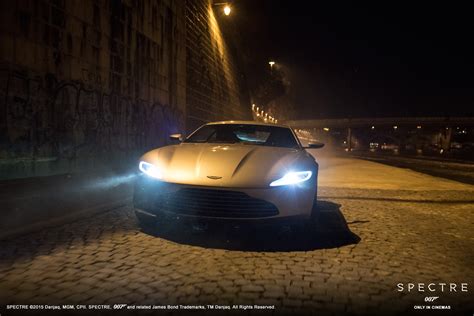 Aston Martin DB10, permis de piloter la voiture de James Bond