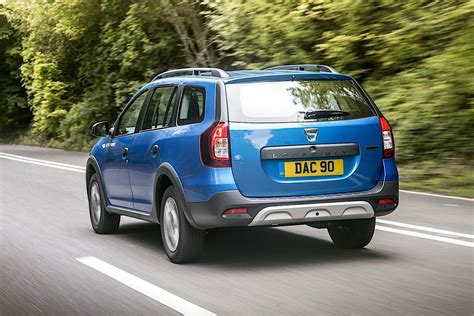 DACIA Logan MCV Stepway Specs & Photos - 2017, 2018, 2019, 2020, 2021 ...