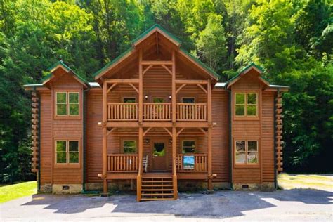 5 Reasons to Watch a Football Game in Our Gatlinburg Cabins With ...