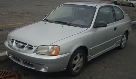 2000 Hyundai Accent 4-Door Sedan GL Automatic