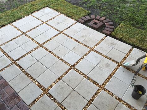 Lovelyving | Patio pavers design, Diy patio pavers, Gravel patio