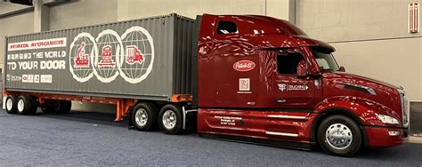 Peterbilt Sponsors Model 579 UltraLoft to Advance Intermodal ...