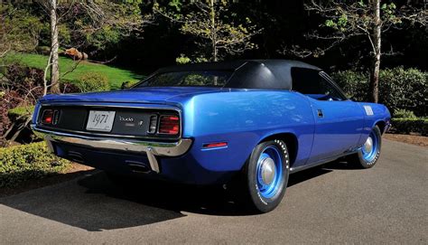 BangShift.com 1971 Hemi 'Cuda convertible