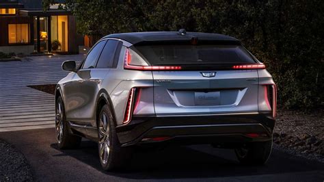 Cadillac Lyriq: elétrico de luxo é revelado na versão de produção