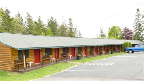 Pines Motel - St. Ignace | Michigan