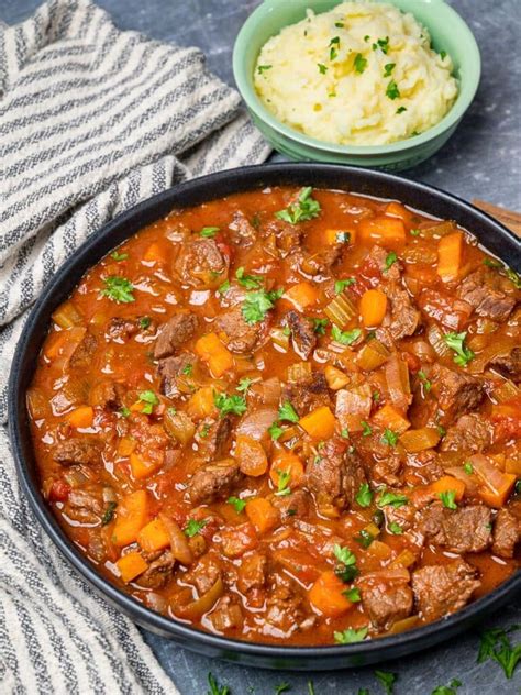 Kokkinisto (Greek Beef Stew) – Skinny Spatula