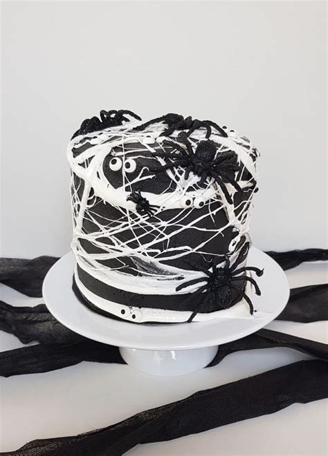 Halloween spiderweb cake | Halloween spider web, Diy cake, Cake