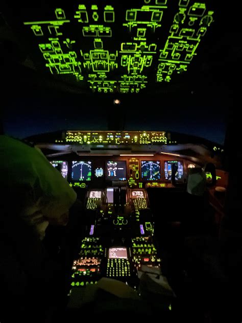 Boeing 777 Cockpit Door