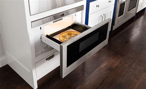 Wolf 30" Professional Drawer Microwave (MD30PE/S)