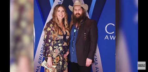 Chris Stapleton and wife/backup singer Morgane Stamper | Fashion, Women ...