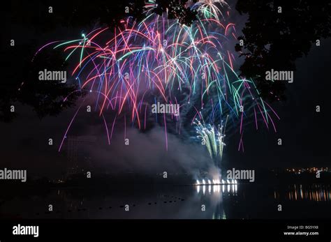 International fireworks competition aka. the "Sound of Light" at the Casino du Lac-Leamy ...