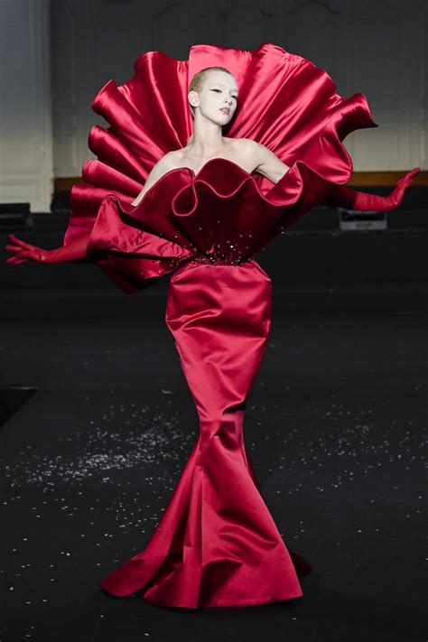 Fall 2024 Haute Couture: Cheney Chan's Dream in Bloom — CoutureNotebook