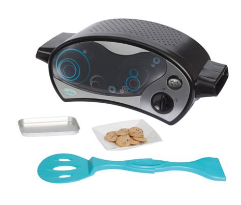 Hasbro Easy-Bake Ultimate Oven Review | PCMag