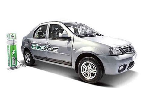 Mahindra e-Verito Electric Car : Price, Mileage, Images, Specs & Reviews - carandbike.com